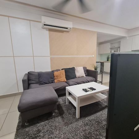 Lovely 3-Bedroom Serviced Apartment @ Cyberjaya Exteriör bild