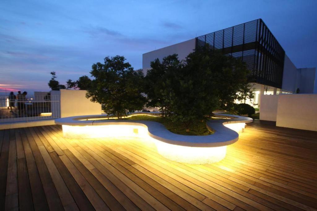 Lovely 3-Bedroom Serviced Apartment @ Cyberjaya Exteriör bild