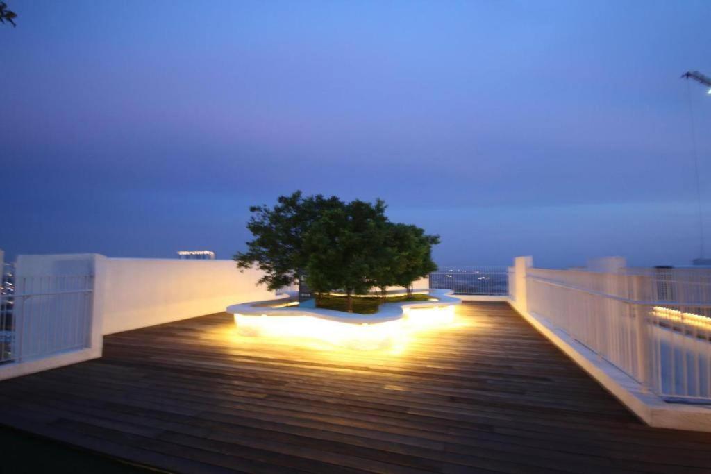 Lovely 3-Bedroom Serviced Apartment @ Cyberjaya Exteriör bild